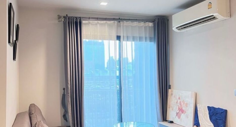 For rent 2 bed condo in Huai Khwang, Bangkok
