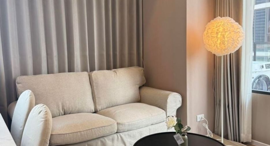 For rent 2 bed condo in Huai Khwang, Bangkok