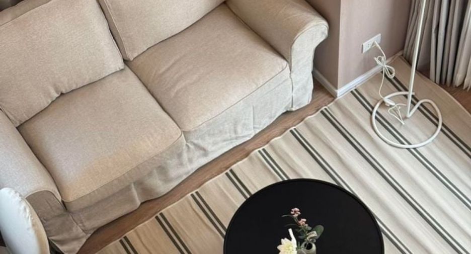 For rent 2 bed condo in Huai Khwang, Bangkok