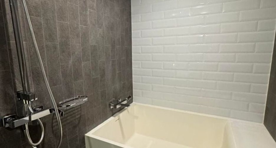 For rent 2 bed condo in Huai Khwang, Bangkok