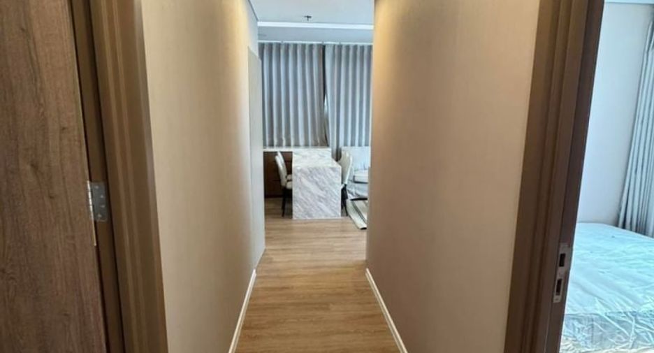 For rent 2 bed condo in Huai Khwang, Bangkok