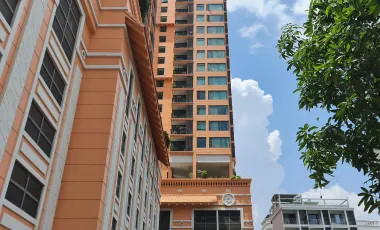 For sale 2 bed condo in Khlong Toei, Bangkok