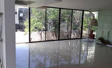 For sale 3 bed condo in Watthana, Bangkok