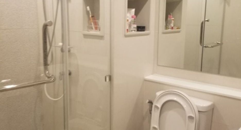 For rent 2 bed condo in Huai Khwang, Bangkok