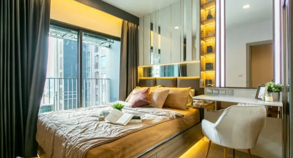 For rent 2 bed condo in Huai Khwang, Bangkok