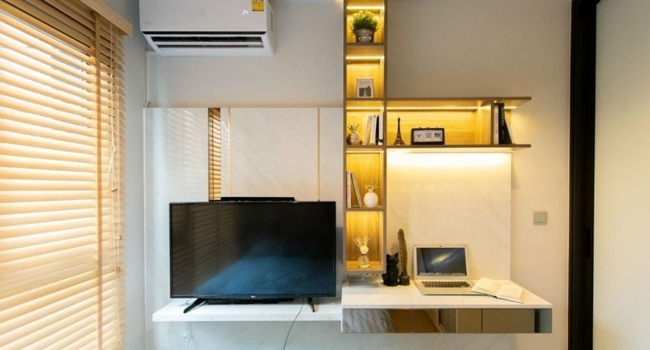 For rent 2 bed condo in Huai Khwang, Bangkok