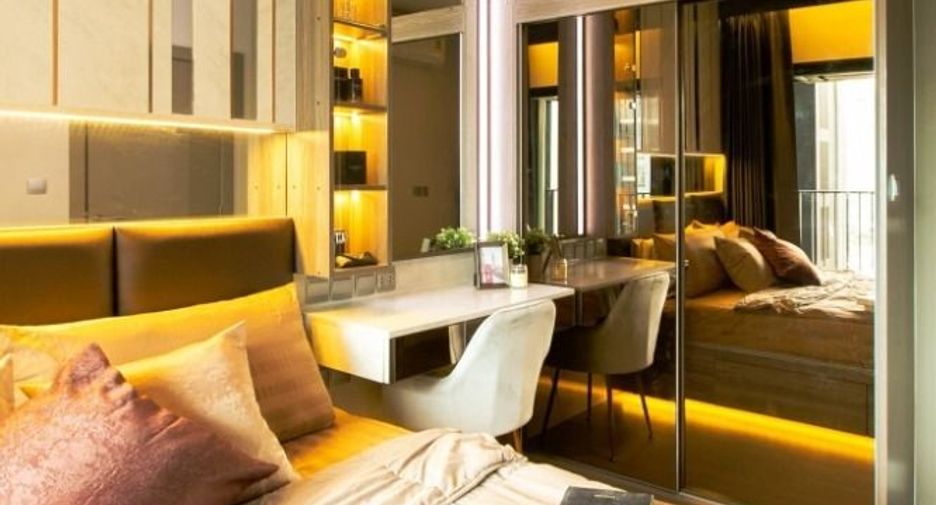 For rent 2 bed condo in Huai Khwang, Bangkok