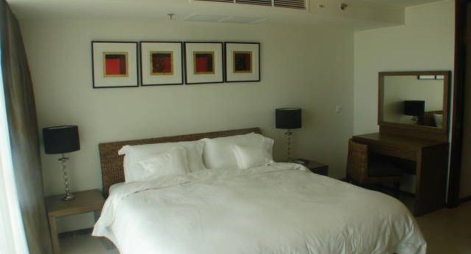For rent 3 bedrooms condo in Central Pattaya, Pattaya
