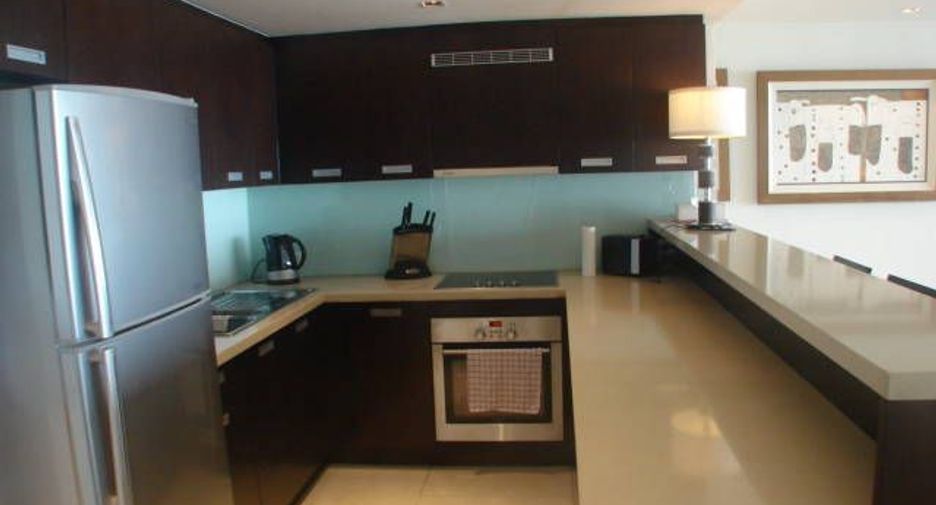 For rent 3 bedrooms condo in Central Pattaya, Pattaya