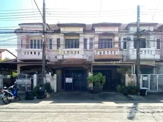 For sale 2 Beds townhouse in Lam Luk Ka, Pathum Thani