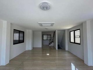 For sale warehouse in Lat Lum Kaeo, Pathum Thani