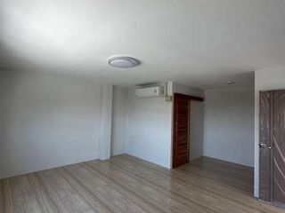 For sale warehouse in Lat Lum Kaeo, Pathum Thani