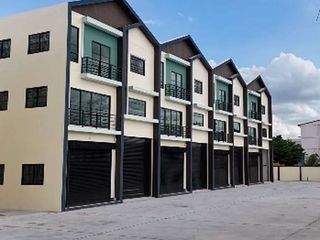 For sale warehouse in Lat Lum Kaeo, Pathum Thani
