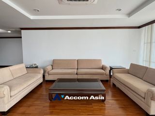 For rent 3 bed condo in Yan Nawa, Bangkok