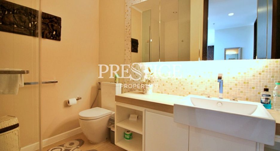 For sale 3 ベッドルーム condo in Bang Lamung, Chonburi
