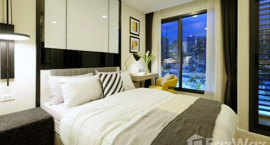 For sale 2 bed condo in Phaya Thai, Bangkok