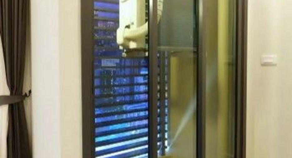 For sale 2 bed condo in Phaya Thai, Bangkok