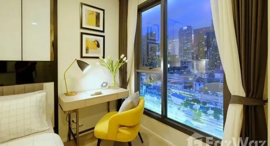 For sale 2 bed condo in Phaya Thai, Bangkok