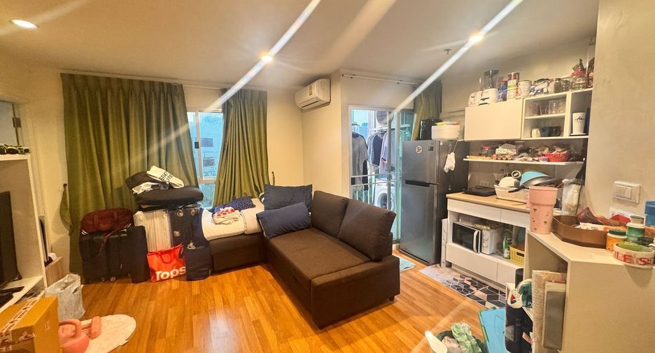 For rent 2 bed condo in Huai Khwang, Bangkok