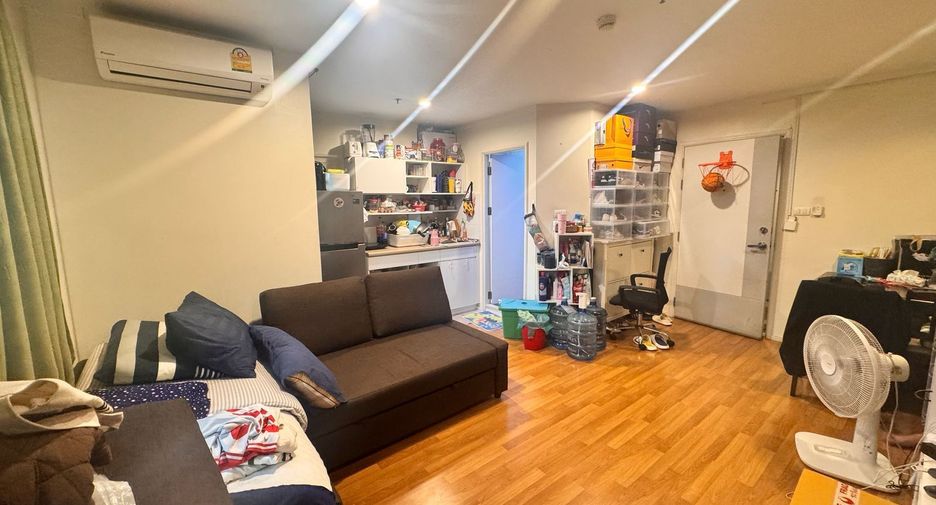 For rent 2 bed condo in Huai Khwang, Bangkok