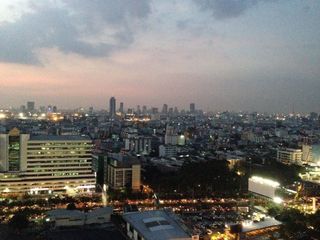 For rent 2 Beds condo in Huai Khwang, Bangkok