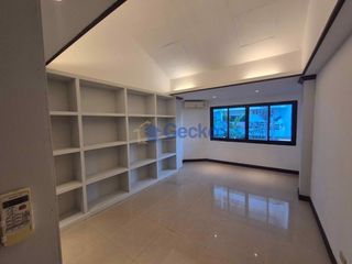 For sale 8 bed house in Bang Lamung, Chonburi