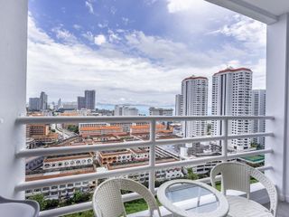 For sale 1 bed apartment in Pratumnak, Pattaya