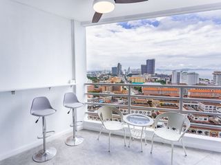 For sale 1 bed apartment in Pratumnak, Pattaya