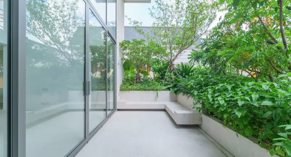 For rent and for sale 5 bedrooms house in Yan Nawa, Bangkok