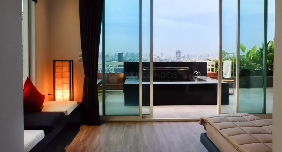 For sale そして for rent 3 Beds condo in Pathum Wan, Bangkok