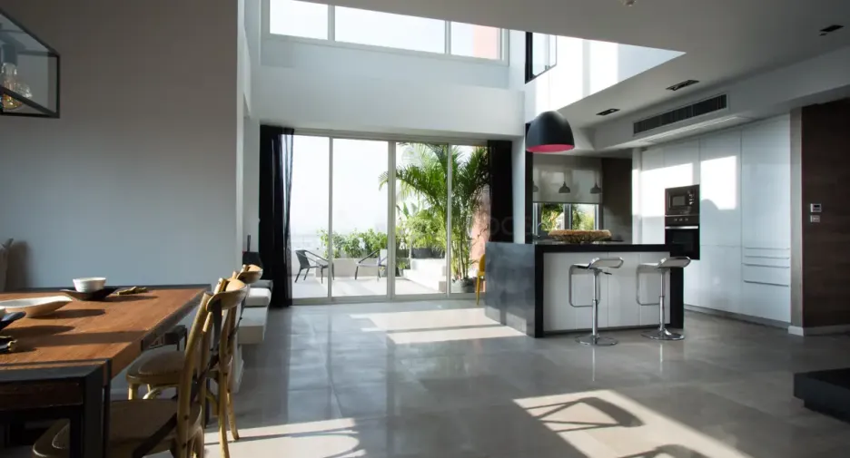 For sale そして for rent 3 Beds condo in Pathum Wan, Bangkok