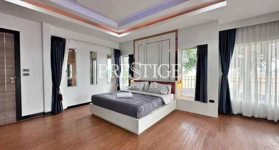 For sale 4 bedrooms house in Bang Lamung, Chonburi