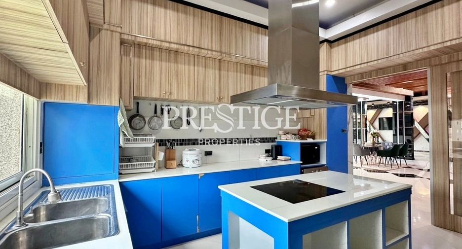 For sale 4 bedrooms house in Bang Lamung, Chonburi