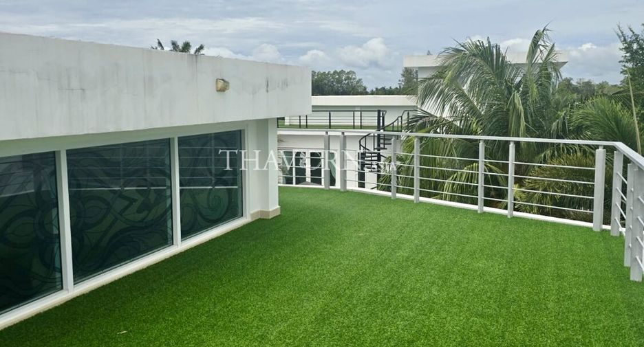For sale 4 bed house in Sattahip, Chonburi