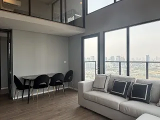 For rent 3 bed condo in Huai Khwang, Bangkok