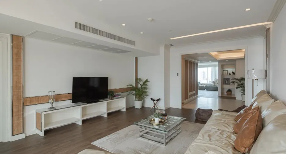 For rent 4 Beds condo in Khlong Toei, Bangkok