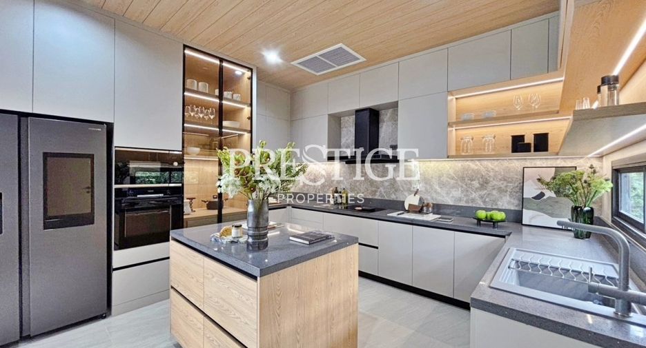 Haus zum Kauf mit 4 Zimmer in Bang Lamung, Chonburi
