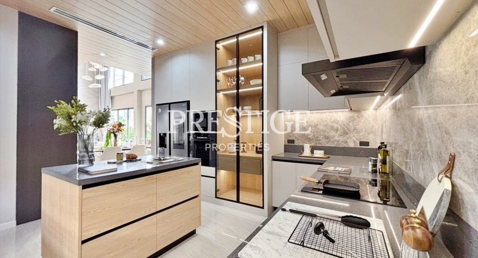 Haus zum Kauf mit 4 Zimmer in Bang Lamung, Chonburi