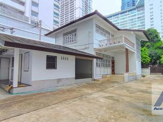 For rent 3 Beds house in Watthana, Bangkok