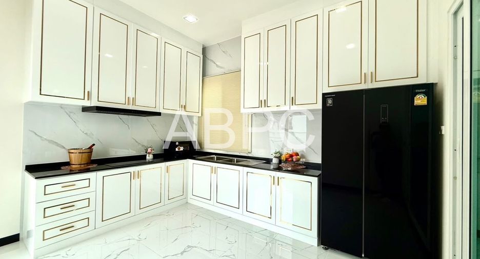 Haus zum Kauf mit 3 Zimmer in Bang Lamung, Chonburi