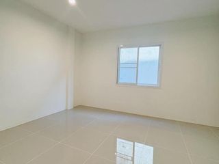 For sale 5 bed townhouse in Krathum Baen, Samut Sakhon