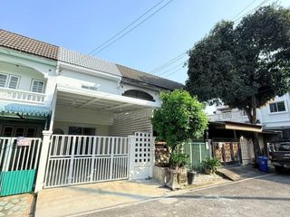 For sale 2 Beds townhouse in Mueang Nonthaburi, Nonthaburi