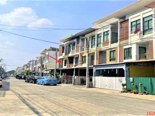 For sale 3 bed townhouse in Bang Khae, Bangkok