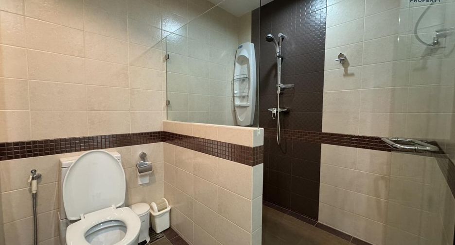 For rent 3 bed condo in Mueang Nonthaburi, Nonthaburi