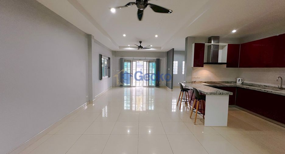 For sale 4 bed house in Bang Lamung, Chonburi