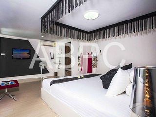 For rent and for sale 5 bed townhouse in Pratumnak, Pattaya