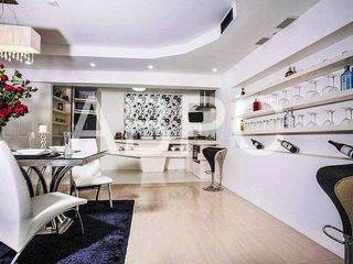Casa adosada en alquiler y en venta de 5 habitaciones en Bang Lamung, Chonburi