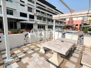 For sale and for rent 5 bed townhouse in Bang Lamung, Chonburi