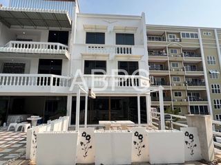 For sale and for rent 5 bed townhouse in Bang Lamung, Chonburi
