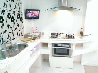 For rent and for sale 5 bed townhouse in Pratumnak, Pattaya